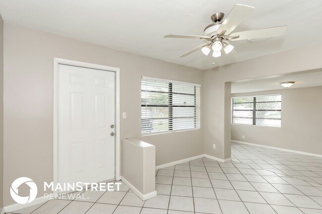 Foto del edificio - 1367 NE 27th St