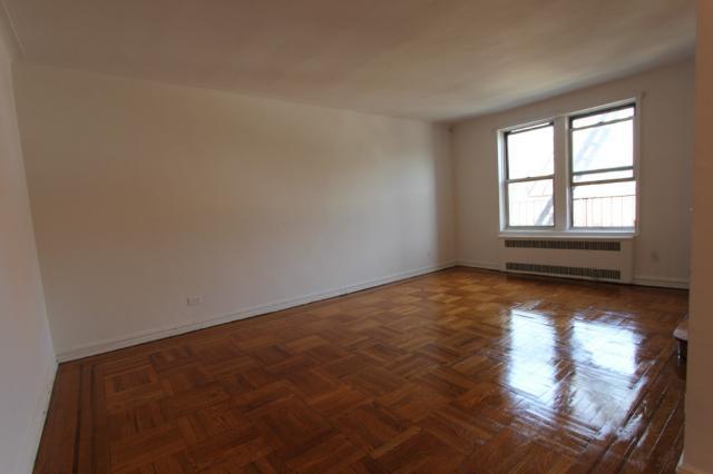 Foto del edificio - 1 bedroom in Rego Park NY 11374