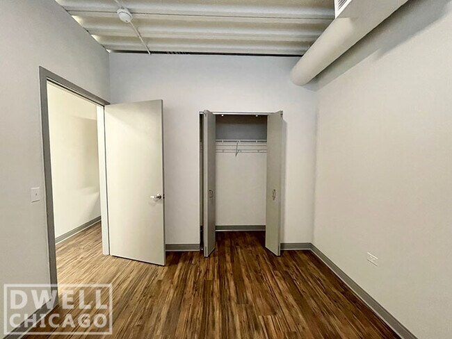 Foto del edificio - 951 W Dakin St