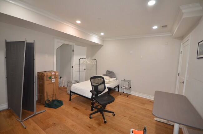 Building Photo - 18 Mount Hood Rd
