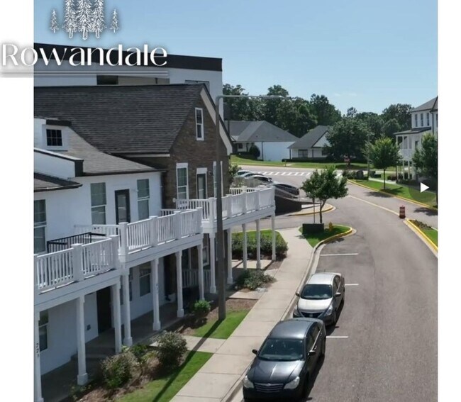 Foto del edificio - 4 bed 4 bath rental in Rowandale with all utilities included!