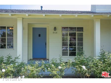Building Photo - 868 Toyopa Dr