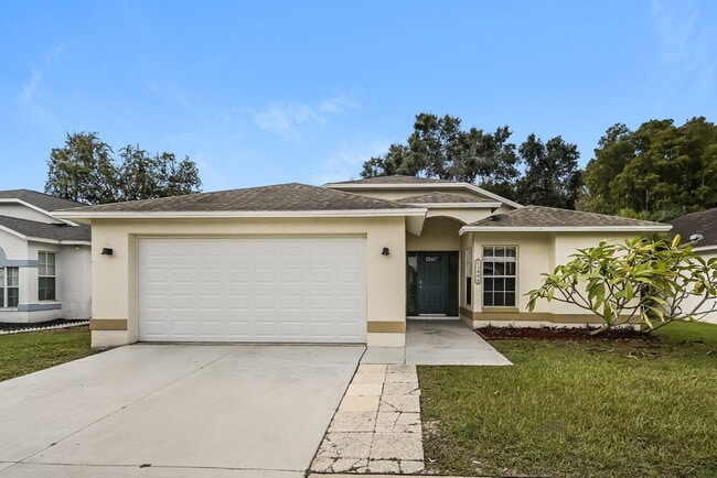 Building Photo - 11006 Kenmore Dr