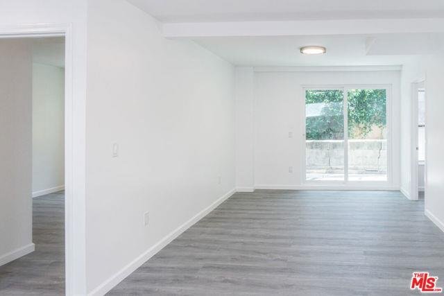 Foto del edificio - 1004 1/2 North Ogden Drive, West Hollywood...