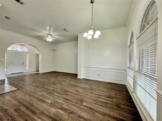 Foto del edificio - 3614 Parkmead Dr