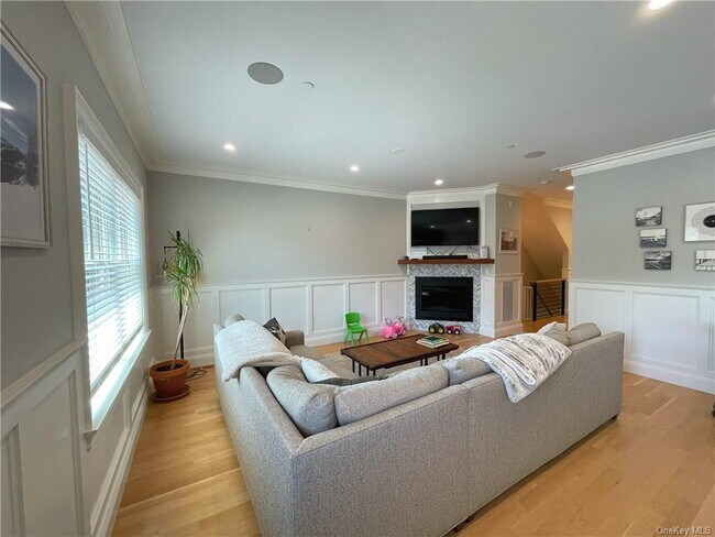 Building Photo - 30 Franklin Ave