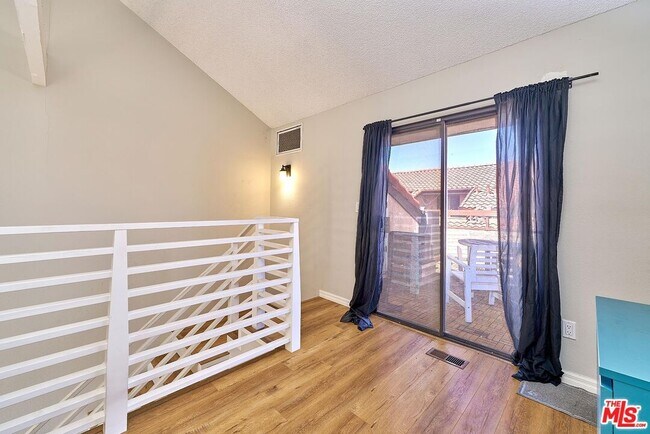 Foto del edificio - 10929 Morrison St