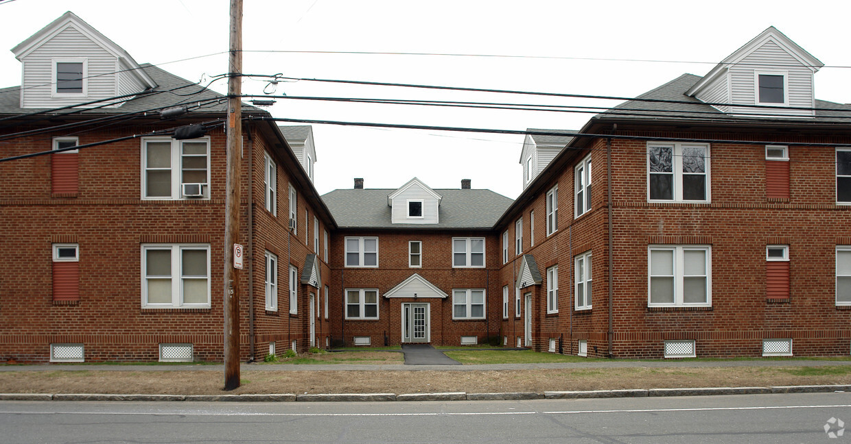 Building Photo - 898-902 Main St