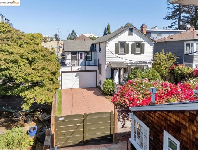 Foto del edificio - 2419 Webster St