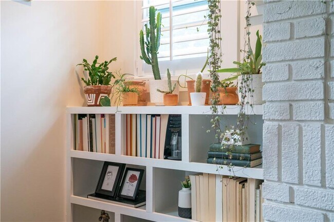 Foto del edificio - 1580 Pineview Terrace SW