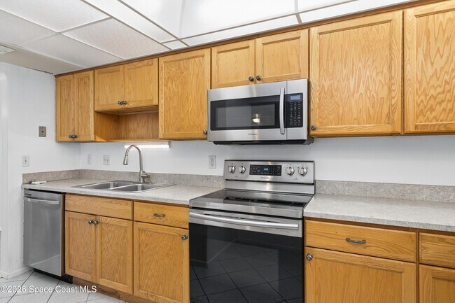 Foto del edificio - 500 Palm Springs Blvd