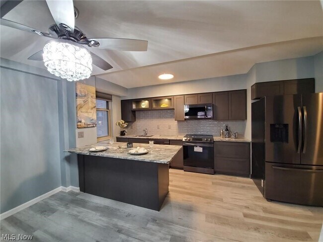 Foto del edificio - 11820 Edgewater Dr