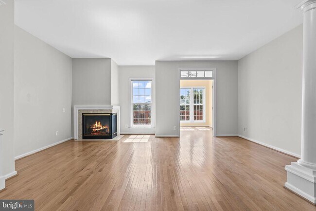 Building Photo - 6385 Levtov Landing