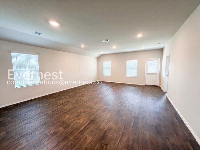 Foto del edificio - 6025 Montrelia Dr