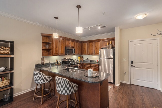 Building Photo - Highlands Lodge