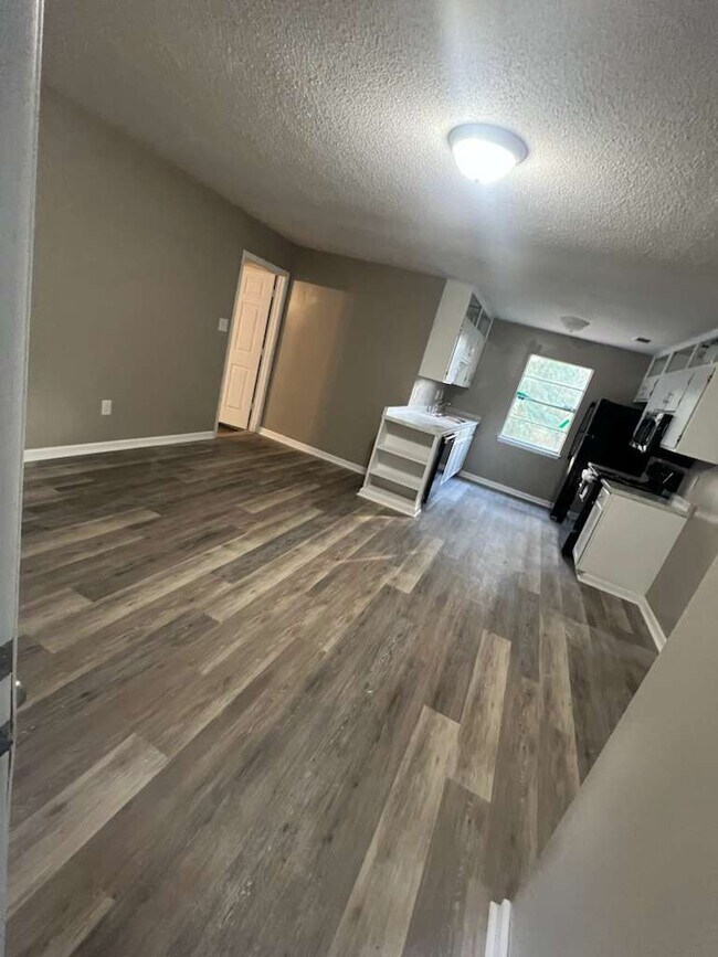 Foto del edificio - 10405 Riverbend Cir