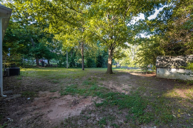 Foto del edificio - 2111 Highland St