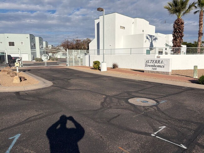 Building Photo - 5400 S Hardy Dr