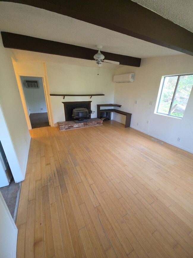 Building Photo - 2-bedroom, 1-bath Coming Soon