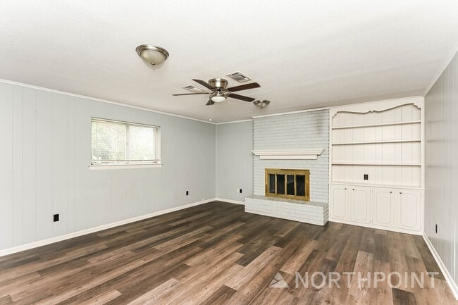Building Photo - 3 BR/2BA | Newly Renovated Single Family Home | 1-Car Covered Parking | Large Front Porch!