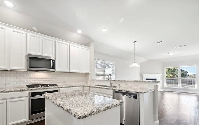 Foto del edificio - Charming 3BR House in Forney