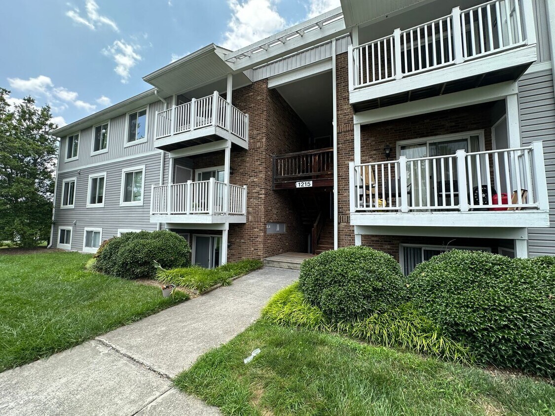 Close to VT Campus - Close to VT Campus