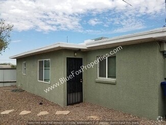 Building Photo - 732 E Elm St