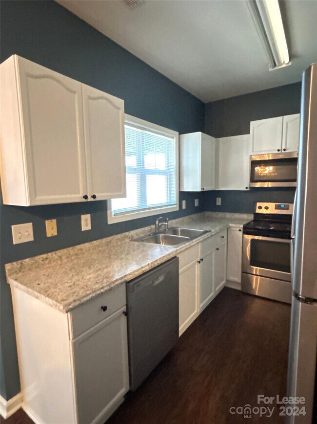 Building Photo - 152 Deep Gap Ct