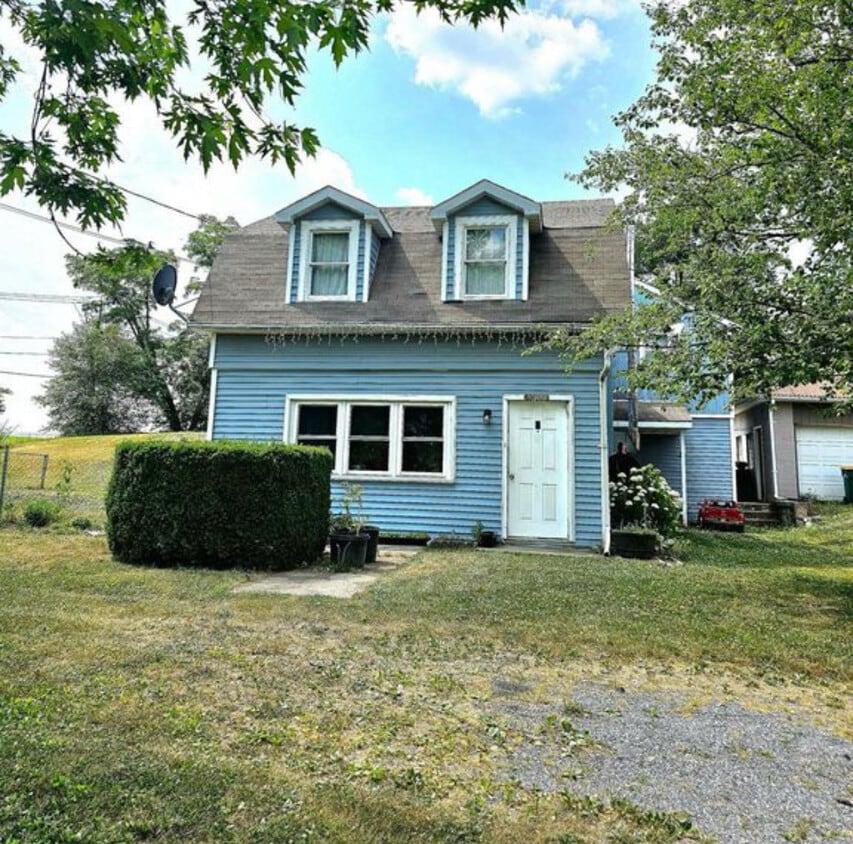 Primary Photo - 10138 Jonestown Rd