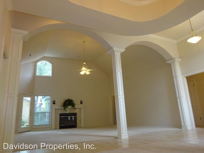 Building Photo - 3 br, 2 bath House - 68 Campden Circle