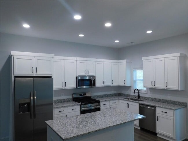 Building Photo - 310 Harmony Dr