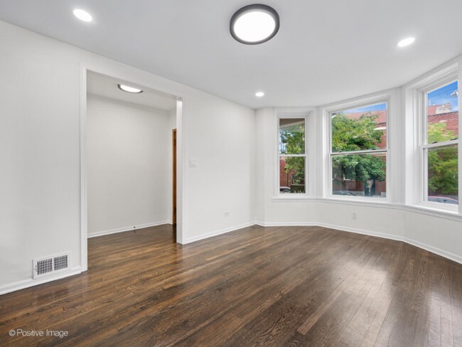 Foto del edificio - 2141 W Cullom Ave