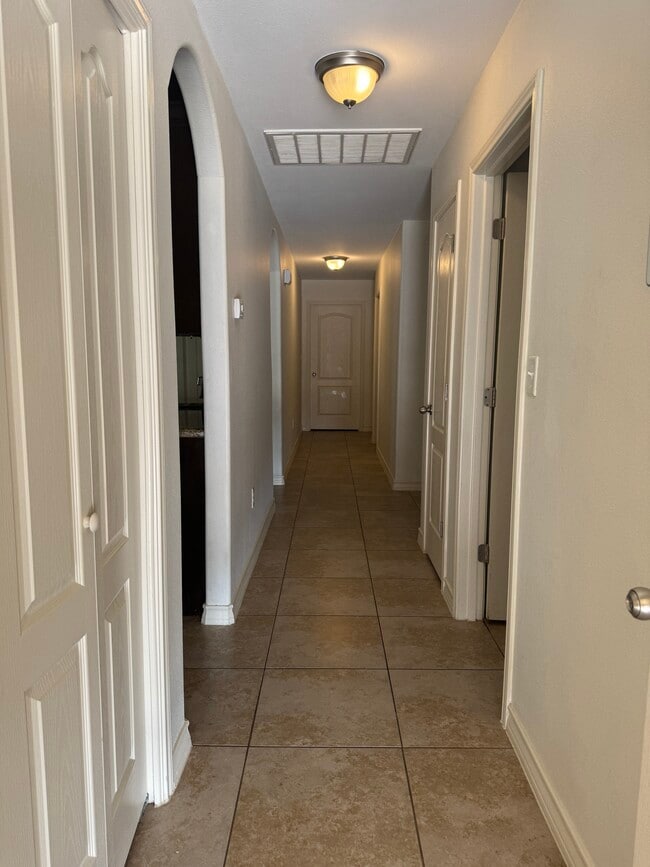 Foto del edificio - 212 Sandhill Oak Dr