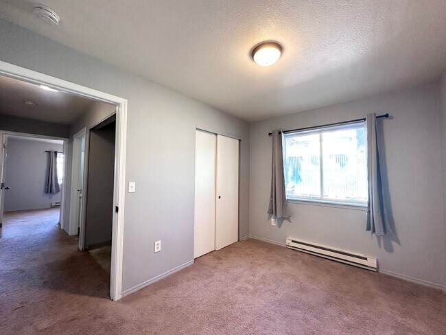 Foto del edificio - 2 Bedroom 1 Bath with utilities included!