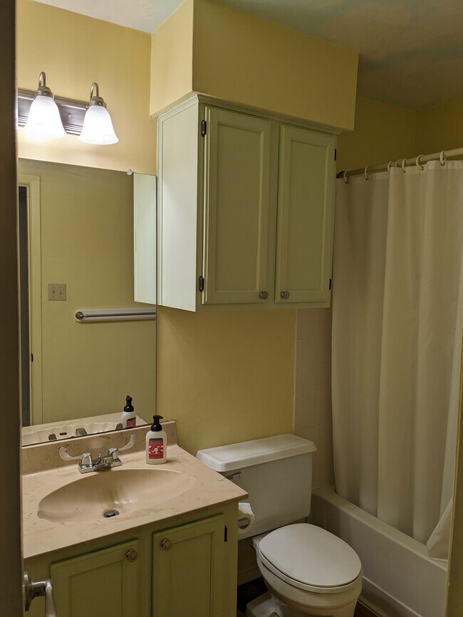 Building Photo - 9404 Marsh Dr