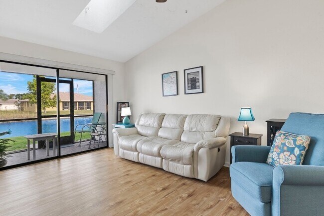 Foto del edificio - Waters Edge Apartments