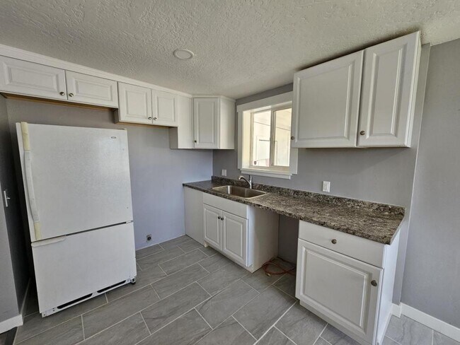 Foto del edificio - 190 W 2050 N