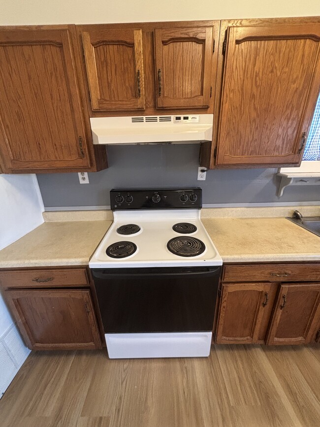 Building Photo - 340 N Franklin St