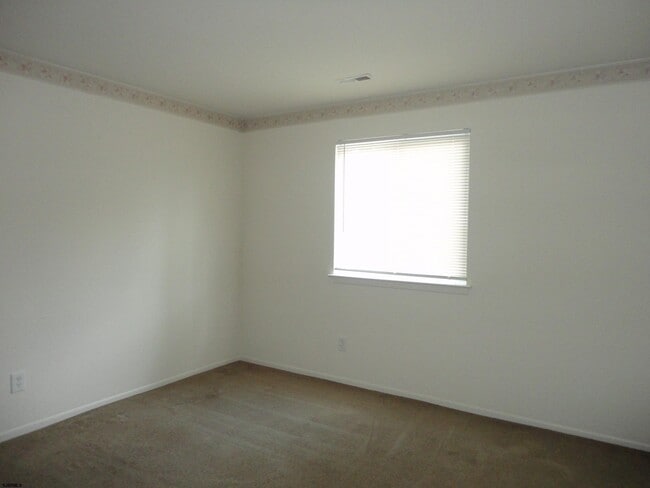 Building Photo - 2461 Arbor Ct