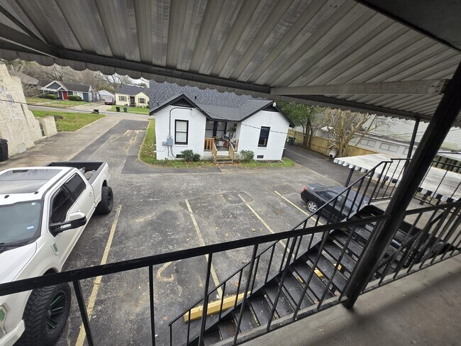 Foto del edificio - 8335 Bonner Dr