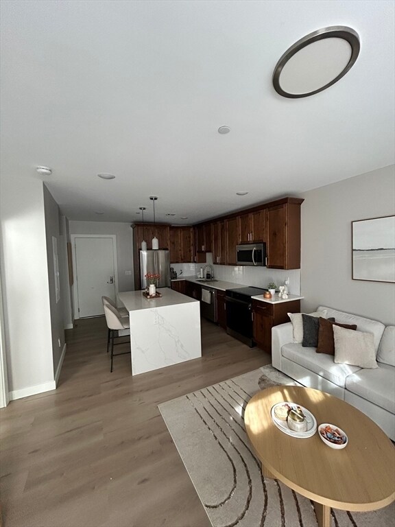 Foto del edificio - 400 W Broadway