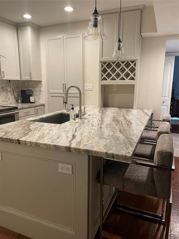 Foto principal - 937 Memorial Village Dr