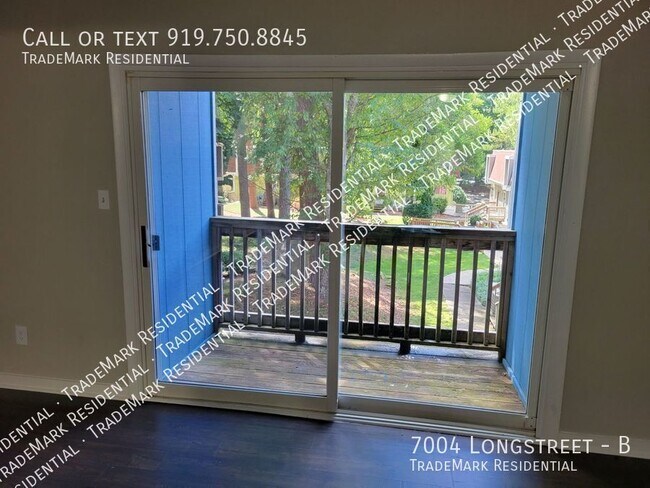 Foto del edificio - 7004 Longstreet-B