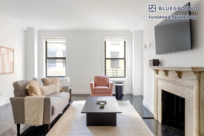 Building Photo - 15 W 55th St
