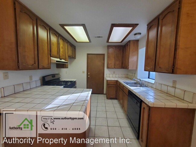 Building Photo - 3 br, 2 bath House - 3996 Morningsun Drive
