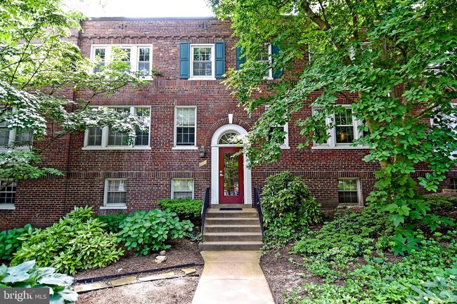 Building Photo - 1802 Key Blvd