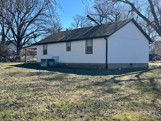 Foto del edificio - 217 W Logan St