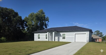 Building Photo - 324 Mangonia Ave