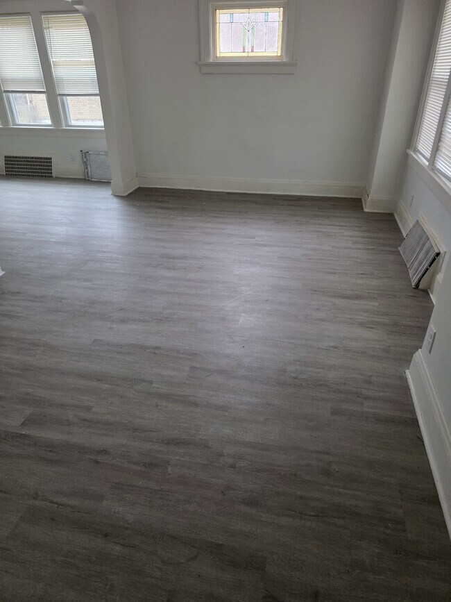 3222 W Fairmount Ave
