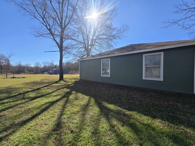 Building Photo - 10226 Country Hills Blvd